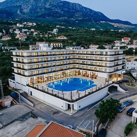 Bh Hotel Dobro Voda ドプラー・ヴォダ エクステリア 写真