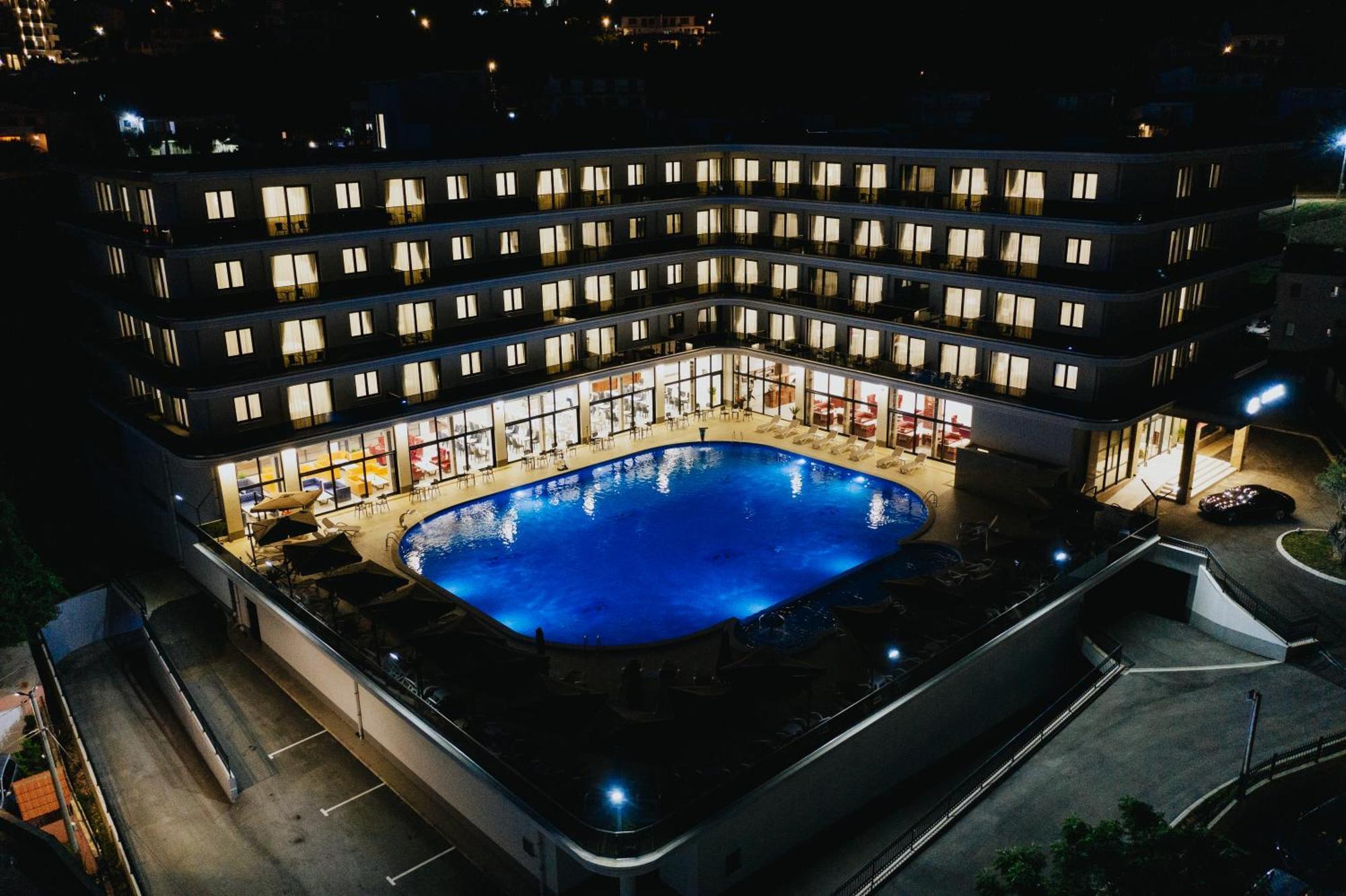 Bh Hotel Dobro Voda ドプラー・ヴォダ エクステリア 写真
